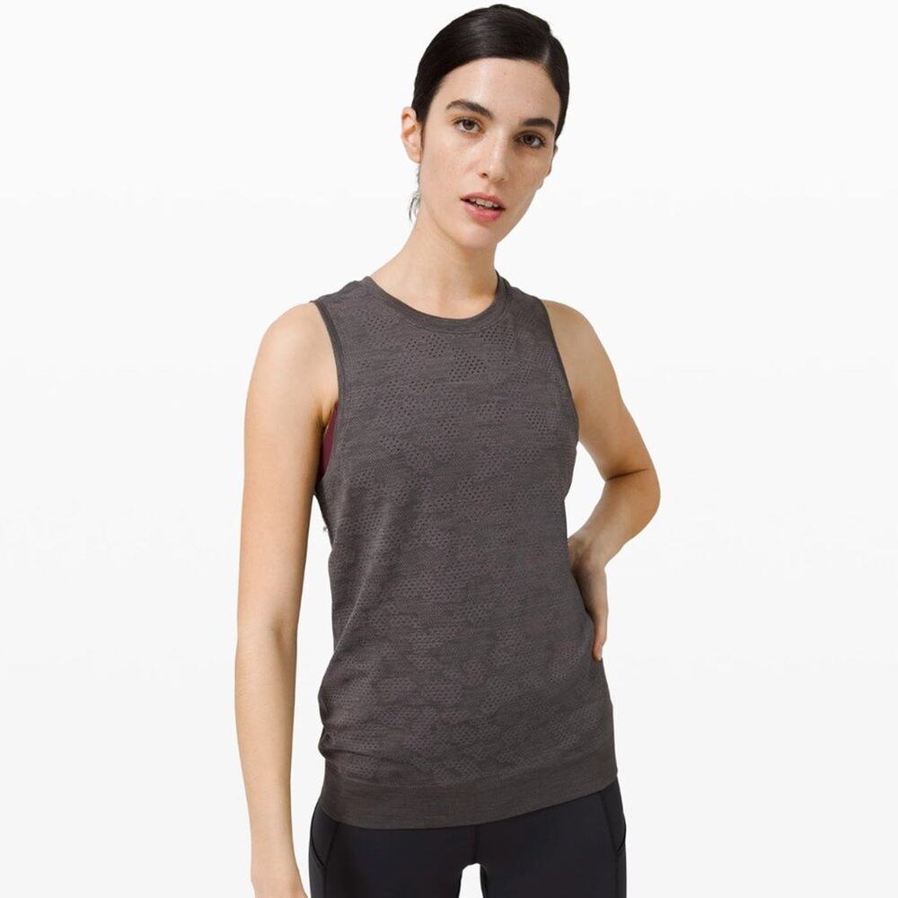 Lululemon Breeze By Muscle Tank Size 6 Solar Spots Lunar Rock Graphite Grey
